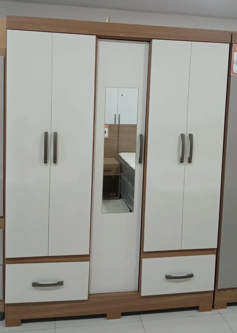Guarda-Roupa/Roupeiro Briz B60 Com 5 Portas e 2 Gavetas