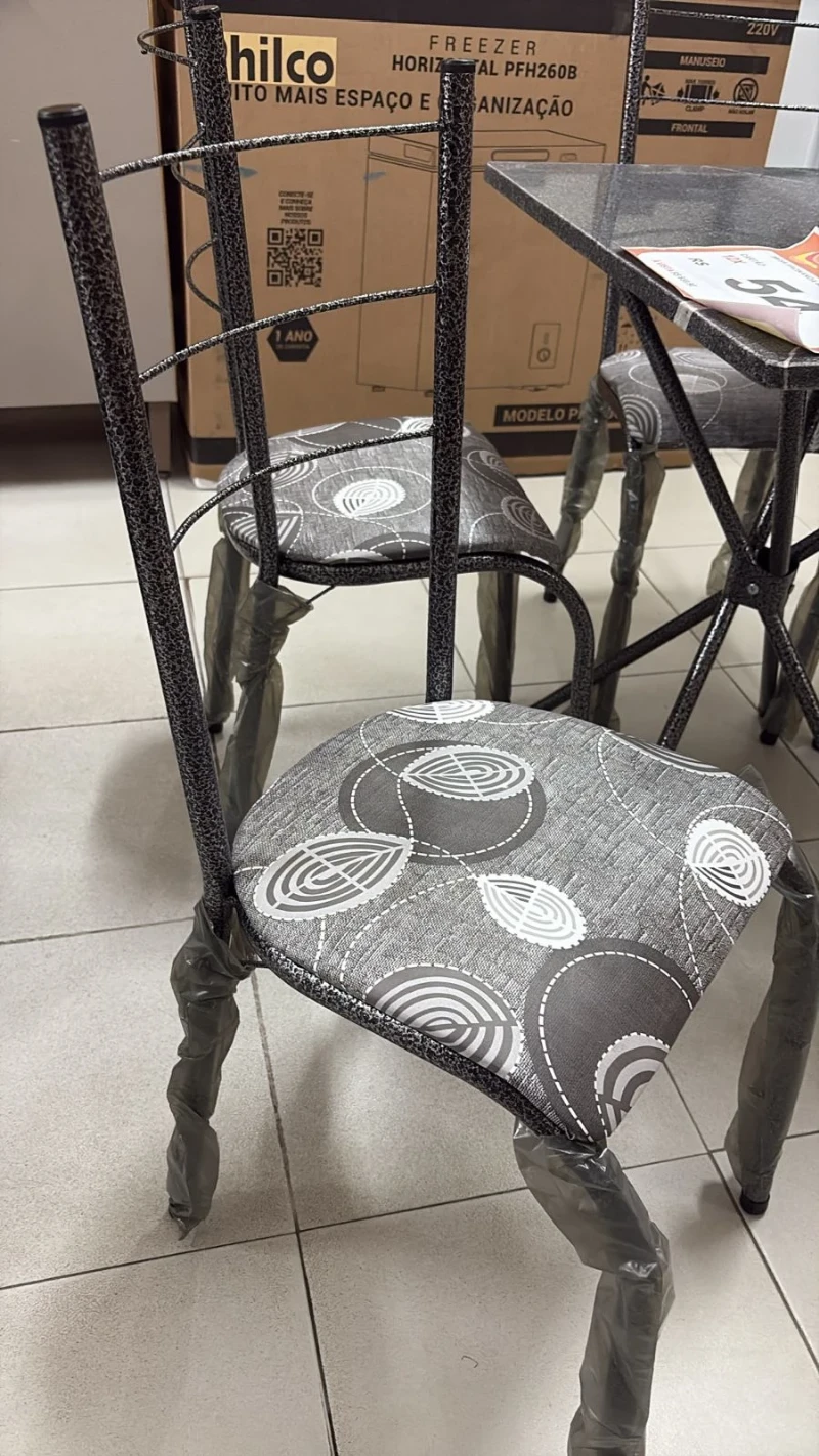 Mesa Kelly quadrada 70 x 70 cm - Paonanda